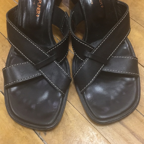 8.5 Black  criss cross slide sandals Donald Pliner - Picture 6 of 6